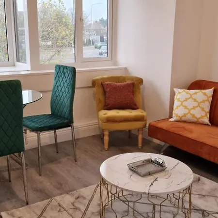 1 Bedroom Apartment - Flitwick - Contractor Friendly - Tourist Ready - Full Kitchen - Wifi - Smart Tv - Sofa Bed - Free Parking - Ideal For Short Or Long Stays Exterior photo